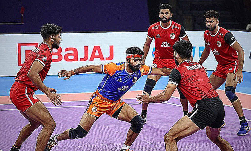 अहमदाबाबाद की अंक तालिका: जहां तीन टीमें बिना एक रेड किए चौथे नंबर पर बैठी हैं